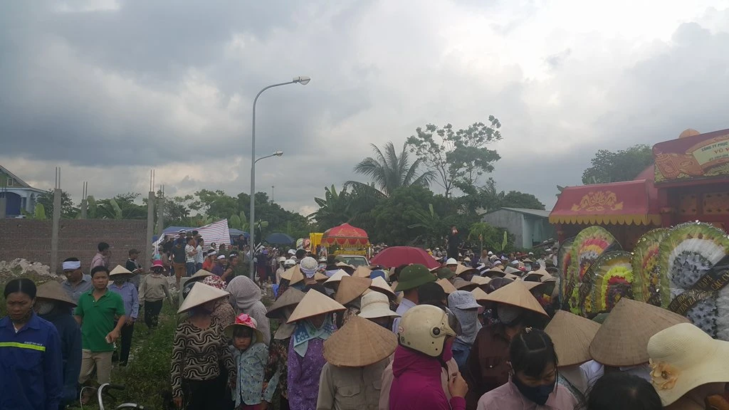 Thảm sát tại Quảng Ninh: Hàng nghìn người tiễn đưa 4 nạn nhân