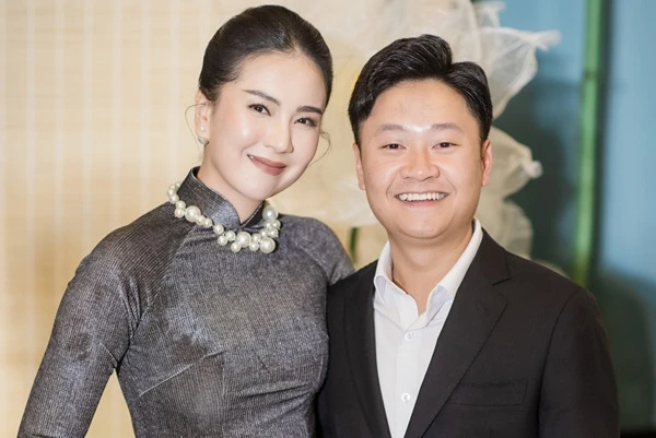  MC Mai Ngọc rạng ngời bên chồng trong đám cưới hoa hậu Ngọc Hân