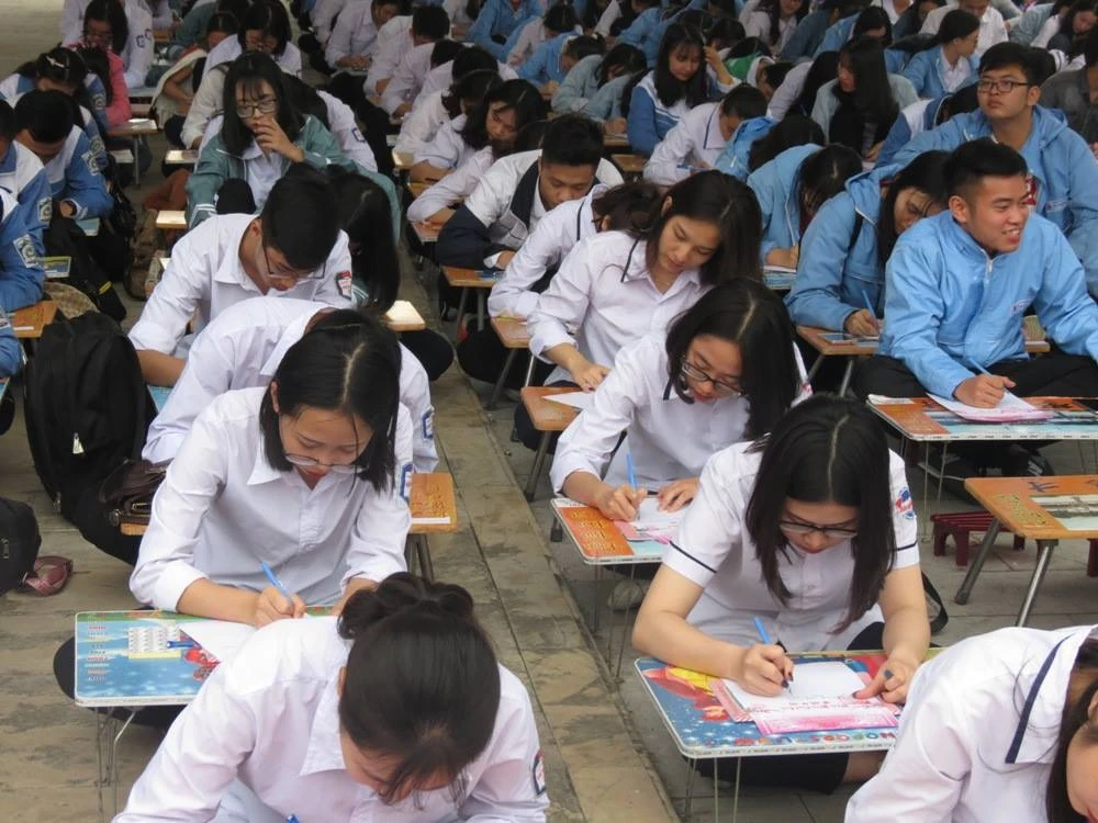 Ảnh: 500 học sinh giỏi háo hức dự lễ khai bút đầu xuân 