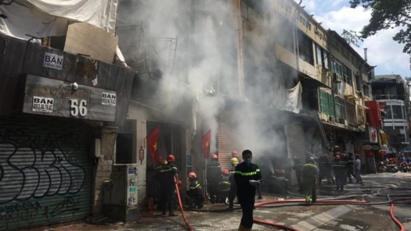 Tin nóng ngày 1/5: Vũng Tàu phạt khách tắm biển không đeo khẩu trang