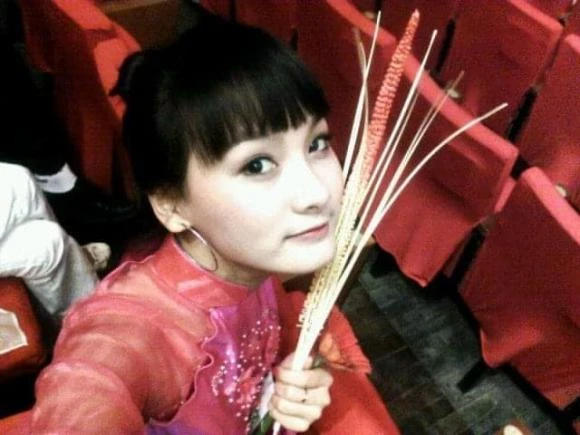 Bảo Thanh đăng lại loạt ảnh cũ từ 11 năm trước khi còn là sinh viên