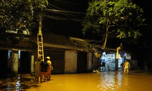 Cảnh ngập lụt nặng ở TP.Lạng Sơn sau bão số 3