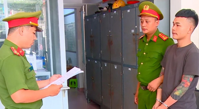 Công an tạm giữ để điều tra về hành vi tấn công, hành hung nhân viên y tế Bệnh viện đa khoa Khánh Hòa Công an tạm giữ để điều tra về hành vi tấn công, hành hung nhân viên y tế Bệnh viện đa khoa Khánh Hòa