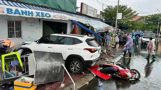 Vụ tai nạn làm 3 người thương vong. Vụ tai nạn làm 3 người thương vong.