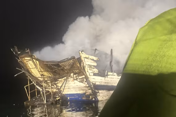 Cháy tàu Signature Royal QN-7269, trách nhiệm Công ty CP Du lịch quốc tế Kỳ quan Hạ Long? 