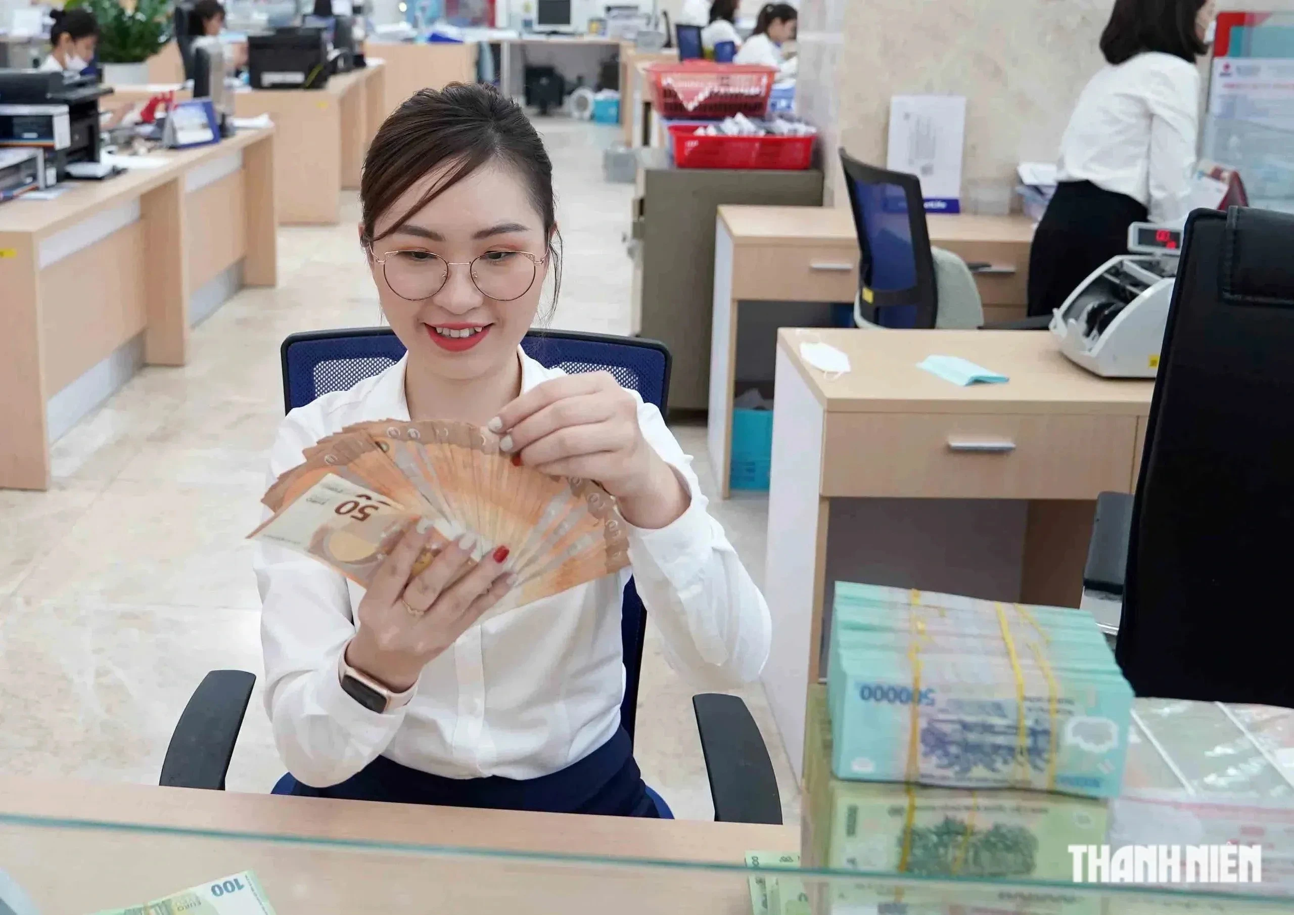 [VIDEO] Người dân TP.HCM, Đồng Nai gửi hơn 6 triệu tỉ đồng vào ngân hàng