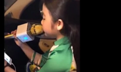 Cô bé có gương mặt thiên thần gây sốt khi cover “Duyên Phận“