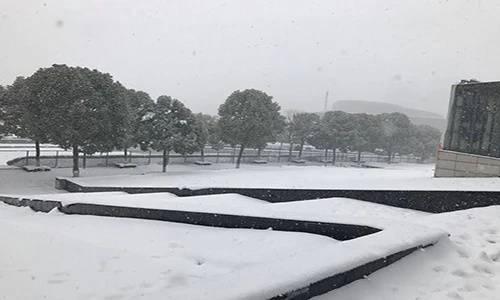 Ảnh: Tuyết phủ trắng sân U23 Việt Nam sắp đá trận chung kết thế kỷ