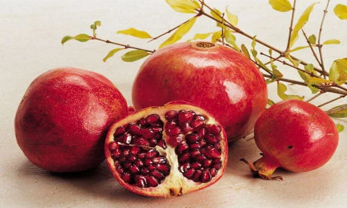 Ăn lựu cách này vừa đẹp da vừa giúp vòng một quyến rũ