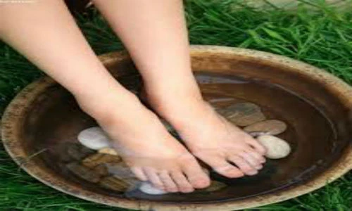 Bốn loại nước ngâm chân thảo dược rất tốt cho mùa đông