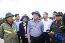 Phó Thủ tướng Lê Thành Long kiểm tra công tác khắc phục ngập lụt tại Gia Lai