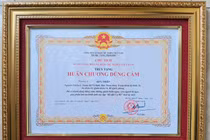 Truy tặng Huân chương Dũng cảm cho chiến sỹ Quân đoàn 34 hy sinh khi cứu dân