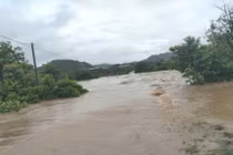  Mưa lớn gây ngập cục bộ ở Gia Lai, Quốc lộ 25 bị chia cắt