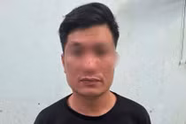 Tạm giữ thanh niên hành hung cụ bà tại quán ăn 