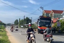 Va chạm với xe khách giường nằm ở Gia Lai, hai vợ chồng đi xe máy tử vong