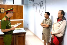 Khởi tố 2 đối tượng truy đuổi, chặn xe công vụ tại Gia Lai