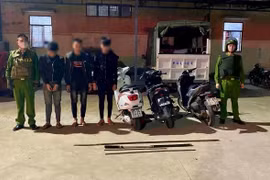 Chặn nhóm thiếu niên ở Gia Lai mang hung khí gây mất trật tự