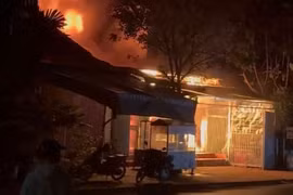 Cháy cửa hàng tạp hóa ở Gia Lai, mẹ tử vong, con cấp cứu