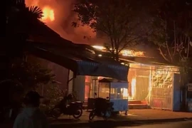Cháy cửa hàng tạp hóa ở Gia Lai, mẹ tử vong, con cấp cứu