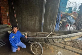 Khen thưởng người đàn ông dũng cảm cứu hơn 40 người trong rốn lũ Hòa Thịnh