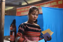 Hoàn thành bầu cử sớm tại thôn biệt lập giữa rừng tại tỉnh Gia Lai