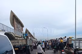 Cứu sống học sinh lớp 11 ở Gia Lai nhảy đập tự tử trên sông Côn