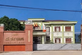 Đình chỉ chức Chủ tịch xã vì buông lỏng quản lý tài nguyên