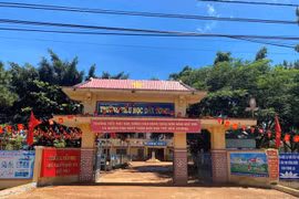 Hiệu trưởng lên mạng 'cầu cứu' vì học sinh của trường thiếu sách giáo khoa