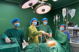 Nam sinh lớp 7 ở Gia Lai bị bạn cầm dao đâm thấu ngực