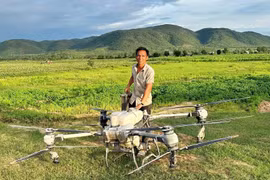 Gia Lai khen thưởng người dùng drone cứu hai cháu nhỏ giữa dòng lũ