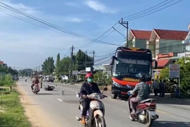 Va chạm với xe khách giường nằm ở Gia Lai, hai vợ chồng đi xe máy tử vong