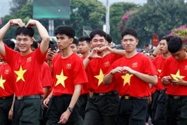 5.000 cán bộ, chiến sĩ, nhân dân Gia Lai tham gia “Cùng Việt Nam tiến bước”