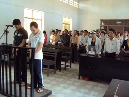 Tháng 7/2012, Tòa án Nhân dân tỉnh Đắk Lắk đã tuyên án Nguyễn Hoài Thương mức án 18 năm tù giam về tội giết người, 7 năm tù về tội hiếp dâm trẻ em và 4 năm tù về tội cướp tài sản. Tuy nhiên do bị can chưa đủ tuổi thành niên nên tổng mức án mà Nguyễn Hoài Thương phải chấp hành là 18 năm tù giam; bị can buộc phải bồi thường cho gia đình bị hại số tiền trên 120 triệu đồng. Bị can Nguyễn Quốc Diễn bị phạt 18 tháng tù giam về tội che giấu tội phạm.