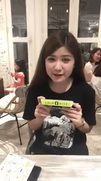 Rất nhiều hot girl, hot boy, các bạn trẻ nổi tiếng đã tỏ ra rất hào hứng với thử thách ăn kem này và cũng sẽ xuất hiện tại hội chợ để làm tăng sức hấp dẫn cũng như màu sắc tại đây.