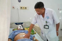 Bệnh nhân 78 tuổi bị thoát vị cơ hoành, một phần dạ dày chui lên lồng ngực