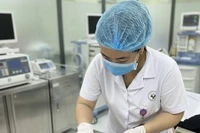 Người đàn ông bị thương nặng do áo mưa cánh dơi cuốn vào bánh sau xe máy