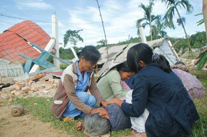 “Diễn cảnh” khóc than người thân thiệt mạng.
