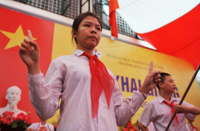 Bài Quốc ca được thầy trò trong trường thể hiện theo cách riêng.