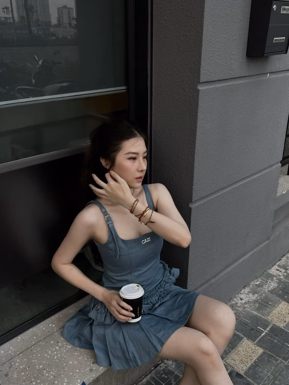 Gần đây, Lê Khanh còn xuất hiện tại một số sự kiện với vai trò KOL, đưa hình ảnh cá nhân đến gần hơn với cộng đồng mạng. Ảnh: Le Khanh