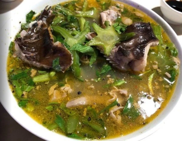 Canh xương rồng cá đuối – Vị thanh mát xứ gió Lào cát trắng