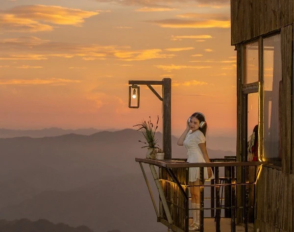 Chiều Tà Xùa, săn khoảnh khắc hoàng hôn rực rỡ