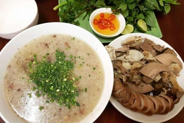 Cháo lòng Việt Nam lọt top món cháo ngon nhất châu Á