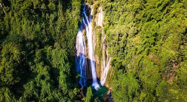 Thác Khuổi Nhi đẹp mê hồn, xuất hiện trong phim Thám tử Kiên