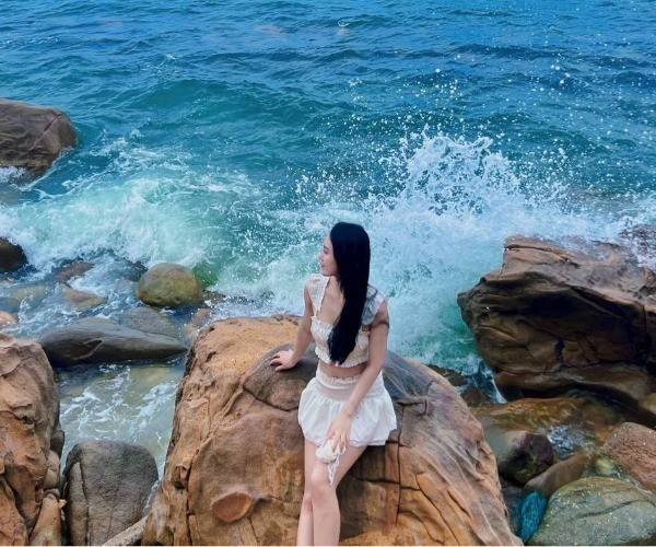 View - Bỏ túi kinh nghiệm du lịch Bãi Đông viên ngọc ẩn xứ Thanh | Báo Tri thức và Cuộc sống - TIN TỨC PHỔ BIẾN KIẾN THỨC 24H