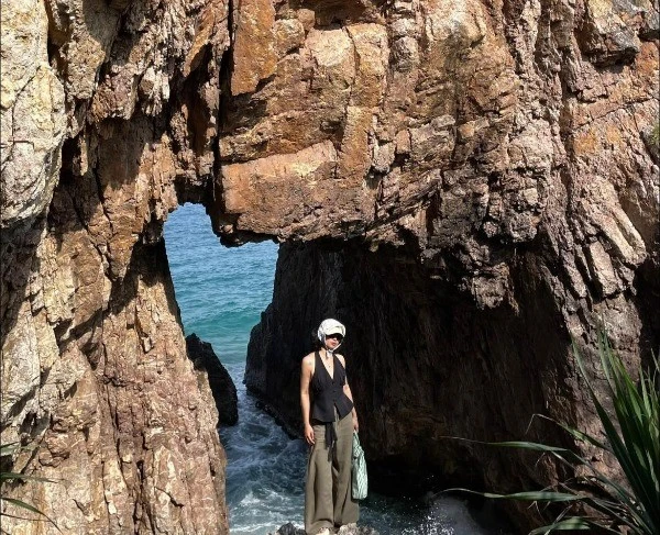 Mũi Vi Rồng tuyệt cảnh biển hút khách du lịch khám phá