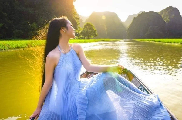 Đắm say Ninh Bình trong mùa lúa xanh ngút ngàn