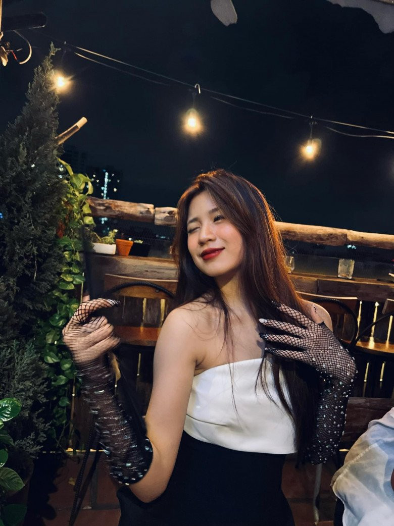 Con gái 2k5 của Lưu Thiên Hương đi học vẫn "đủng đỉnh" tập gym, diện bikini khoe đường cong chuẩn hotgirl ảnh 12