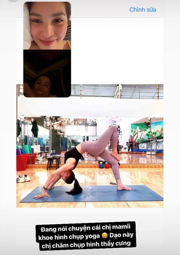 Mẹ ruột Hoa hậu Tiểu Vy ở tuổi trung niên nhưng chị vẫn giữ được nhan sắc xinh đẹp, vóc dáng săn chắc nhờ tập yoga mỗi ngày. Chính điều này đã được con gái tiết lộ trên trang cá nhân.