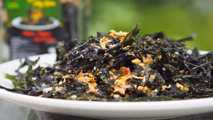 Lý do vì sao rong biển luôn xuất hiện trên mâm cơm người Nhật ảnh 1