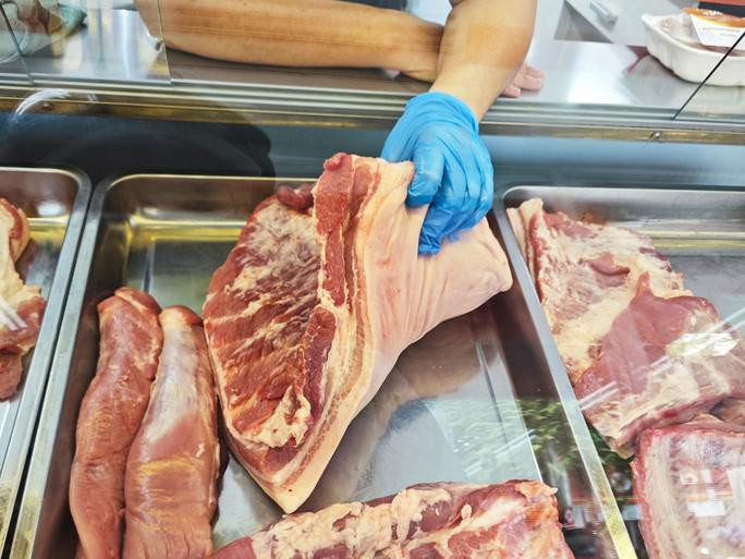 Nguyên nhân tiêu thụ thịt heo giảm mạnh dịp nghỉ lễ ảnh 1